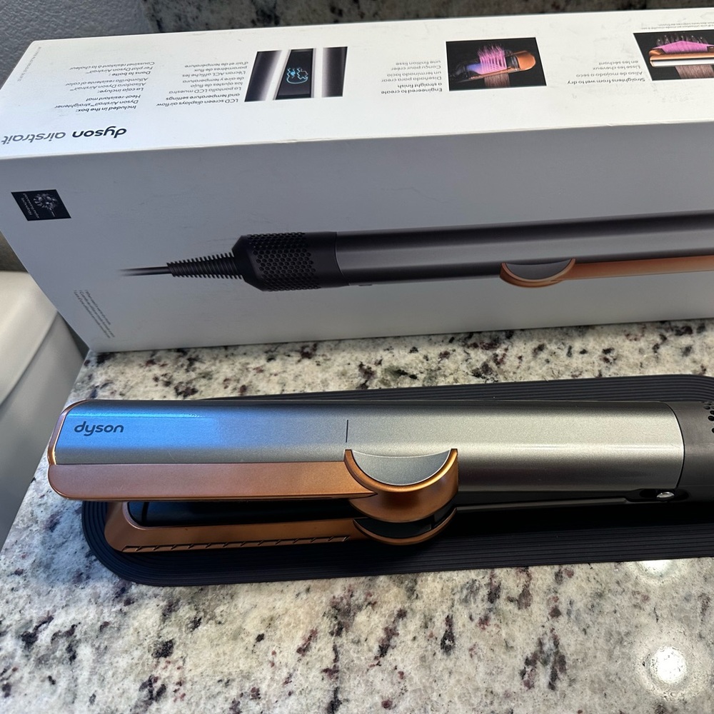 Dyson Airstraight (open box - new)